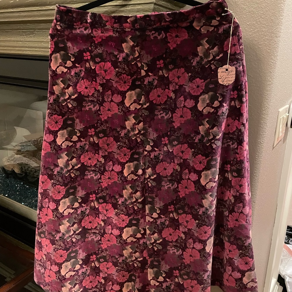 Velvet skirt
